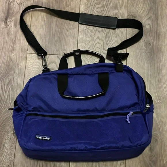 pearl jam patagonia backpack would you look at the state of my fan club Patagonia black hole back pack :  r/pearljam